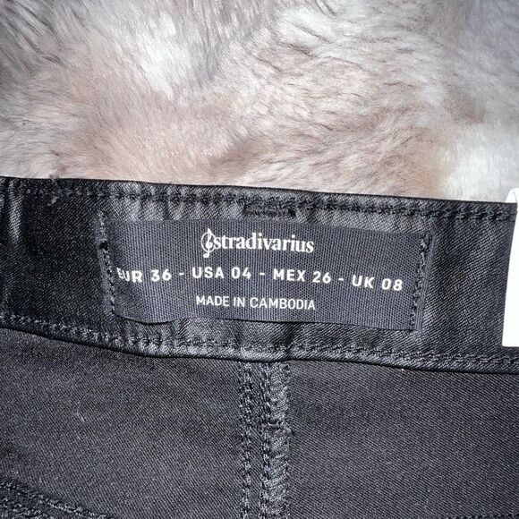 NWT Stradivarius coated push up jean in black, size 4 - Picture 10 of 16